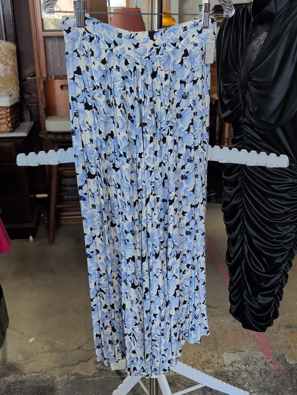Vintage Hunt Club Blue Floral Pleated Maxi Skirt